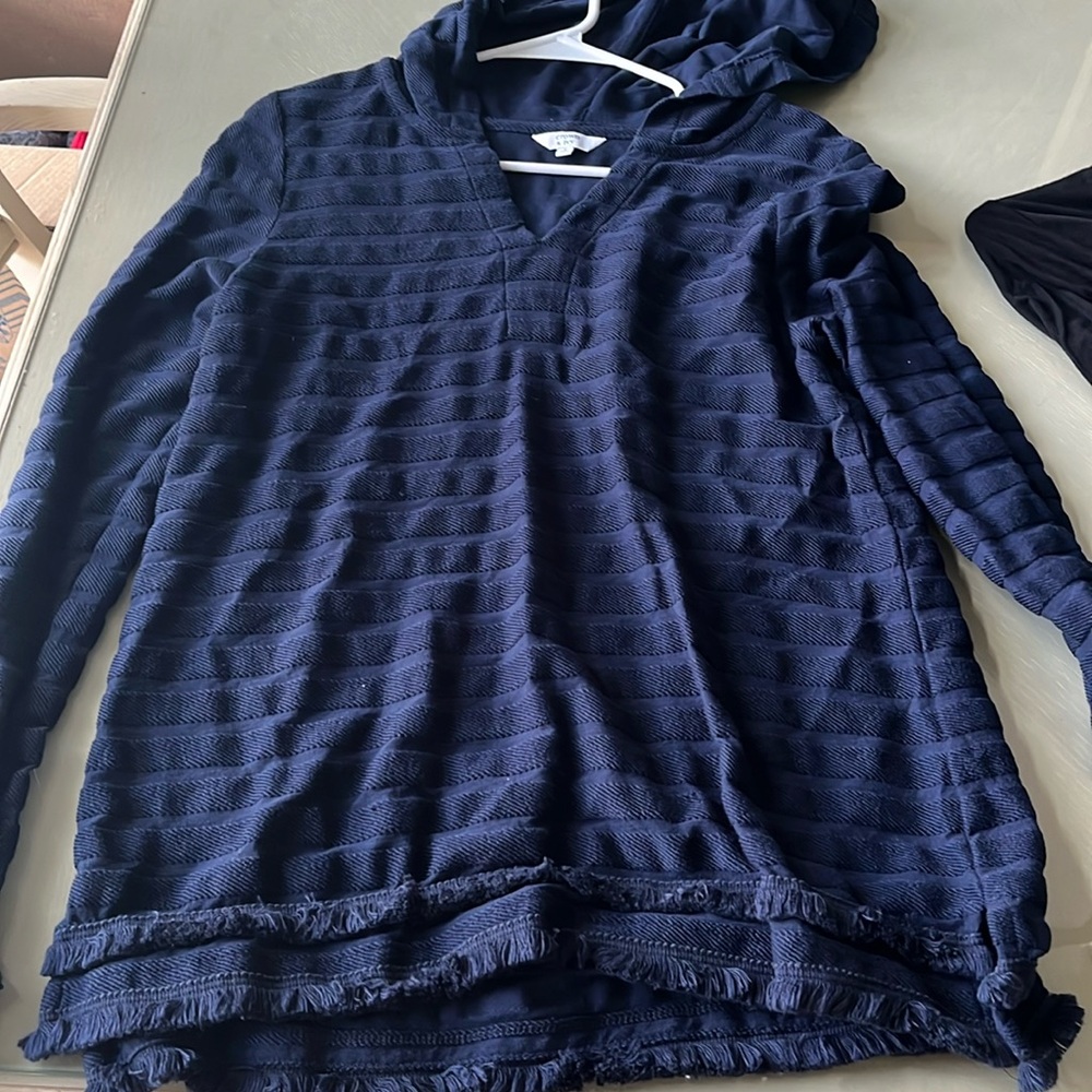 Crown and Ivy Navy pullover size Small